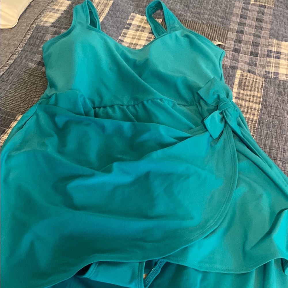 Old navy skirted tank swimsuit